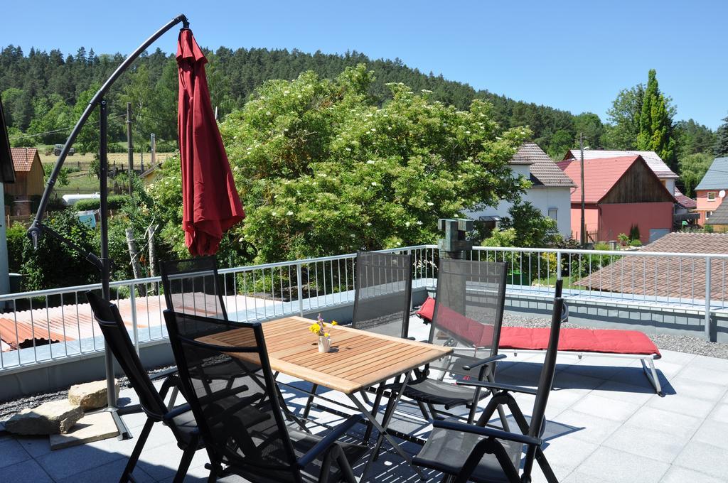 플라우에 Cafe Landart Im Thueringer Finistere 아파트 객실 사진