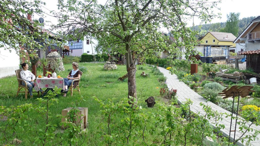 플라우에 Cafe Landart Im Thueringer Finistere 아파트 외부 사진