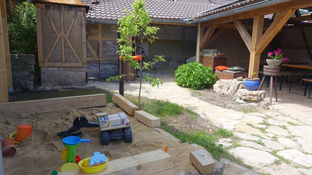 플라우에 Cafe Landart Im Thueringer Finistere 아파트 외부 사진